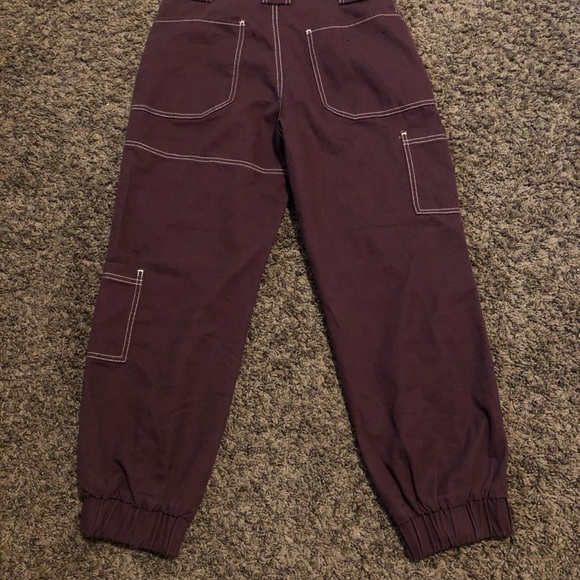 ✨✨ UO Cargo Pants ✨✨ - Picture 2 of 4